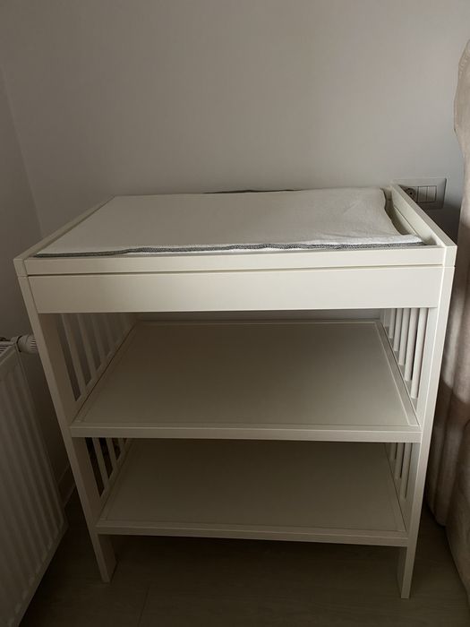 Masă de înfăsat + saltea + husă la saltea