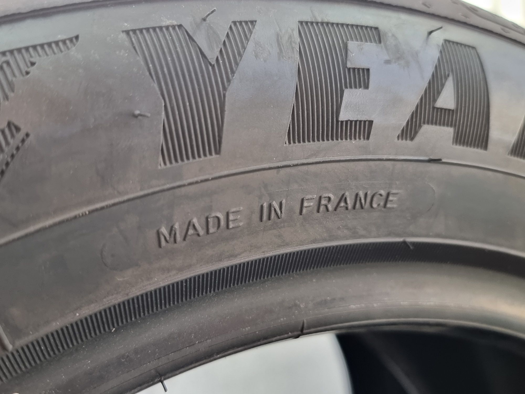 205/55/15 Goodyear 2Броя: 180лв 8.5мм като Нови