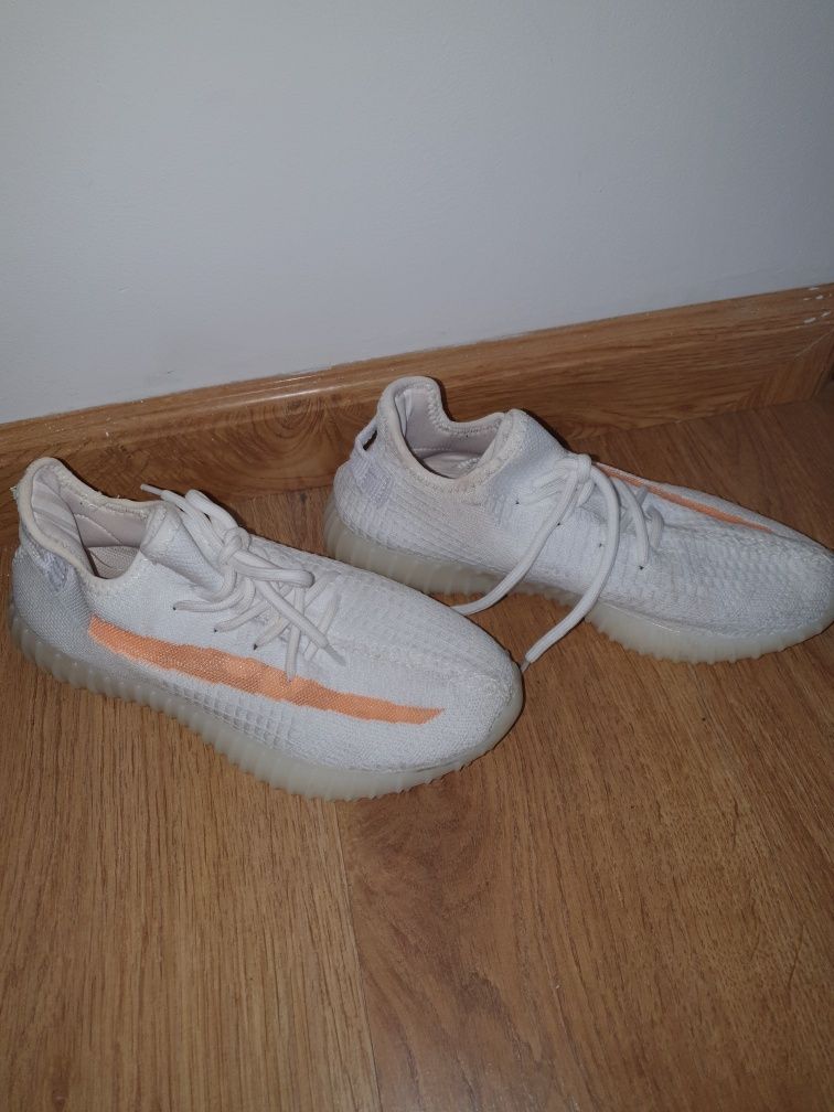 Кроссовки Yeezy boost 350