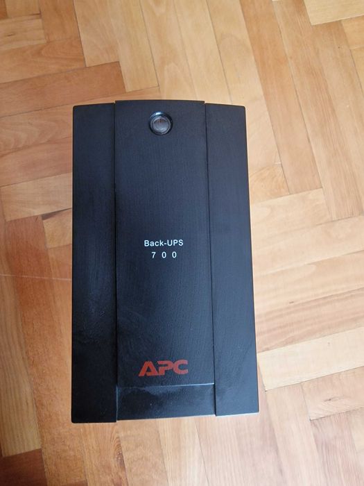 UPS APC Back-UPS 700