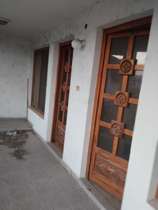 Продавам спешно Къща с двор