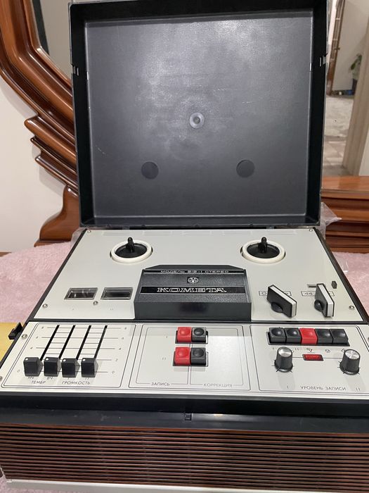 Магнитофон комета, модель 212-стерео