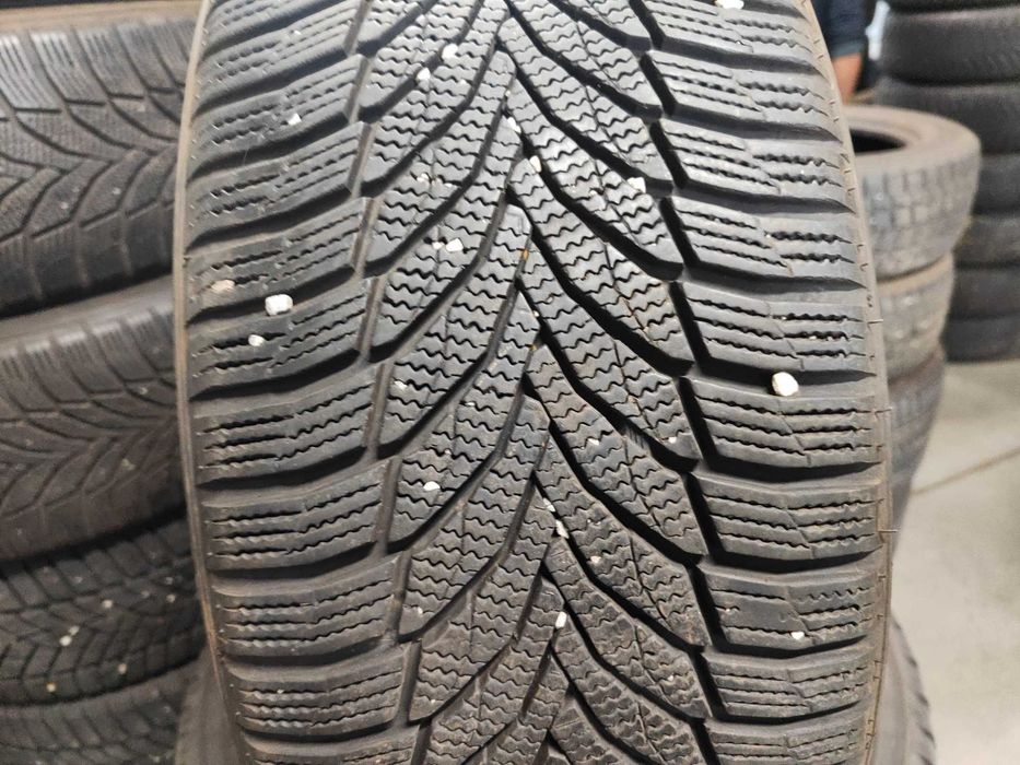 4бр.зимни гуми 235/45/19 Nexen