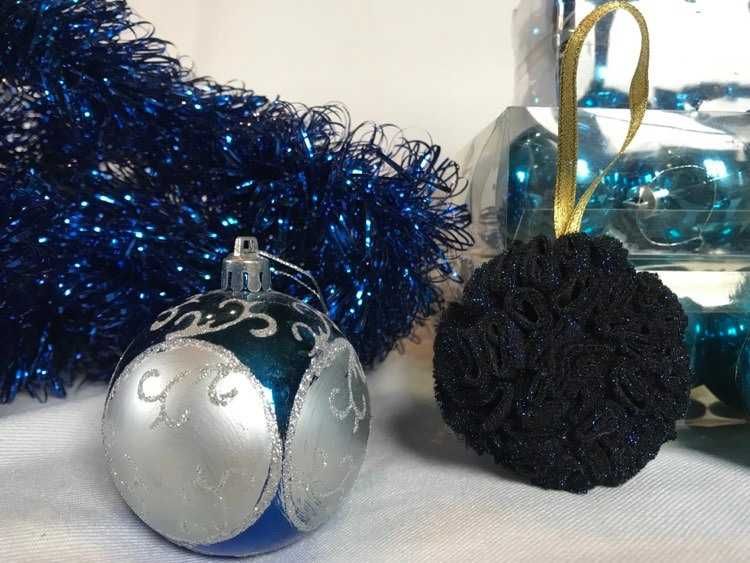 Украса за елха - два цвята