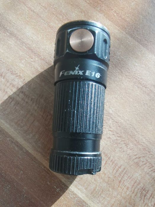 Мини фенер EDC Fenix E16 - 700 лумена /Феникс - отлично състояние