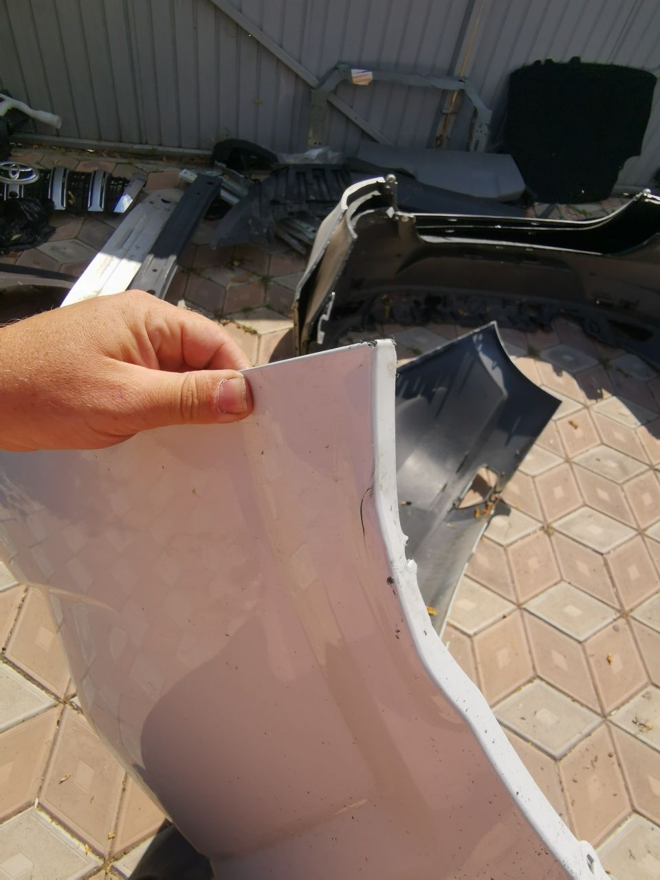 Bara spate alba dacia Logan 3 alb