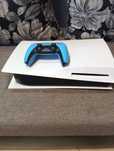 Playstation 5 с един джойстик