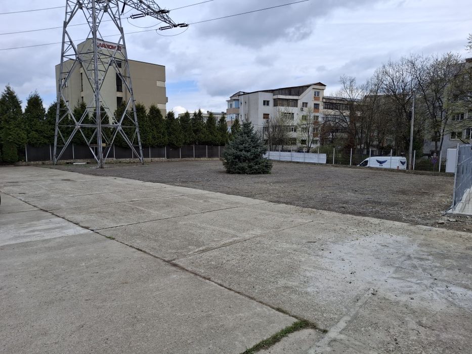 Ofer spre închiriere locuri de parcare