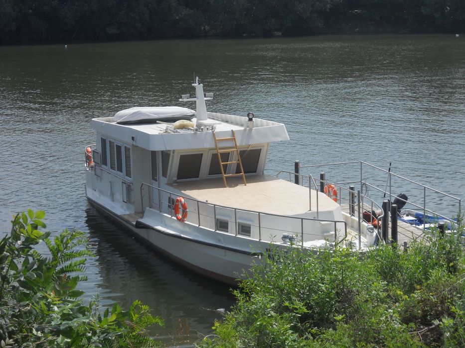 Vând barca vapor yacht 18m