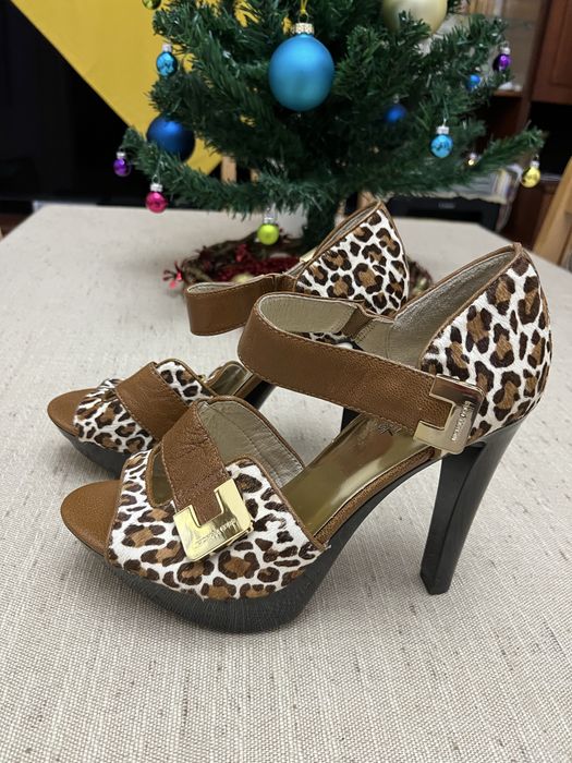 Гламур сандали Michael Kors - нови