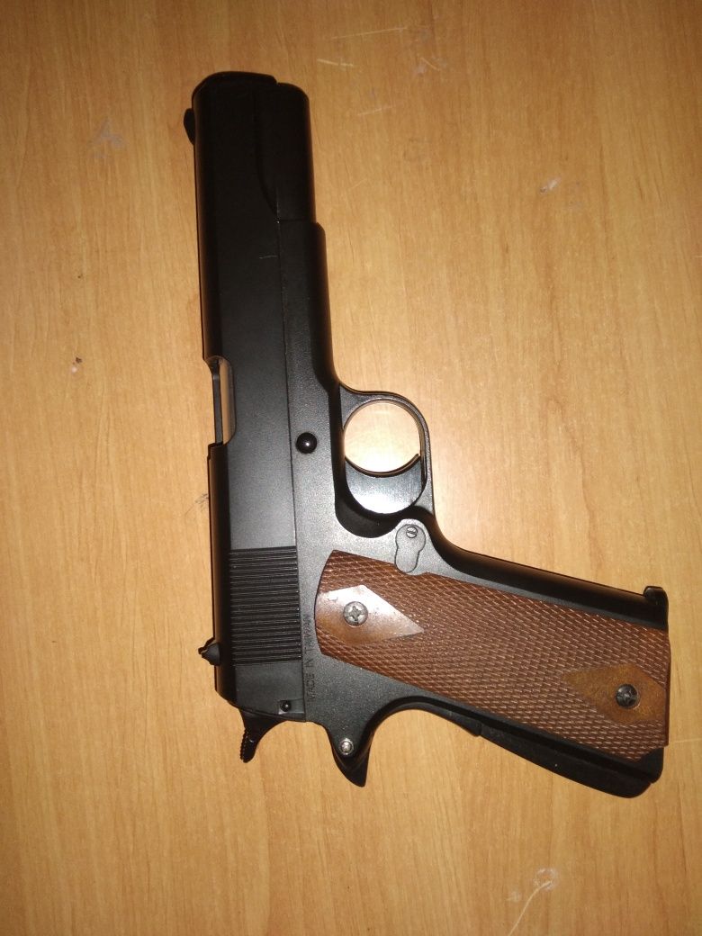 Vând g22 colt airsoft