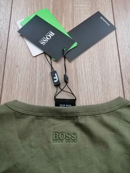 HUGO BOSS - мъжка тениска в зелен цвят M L XL