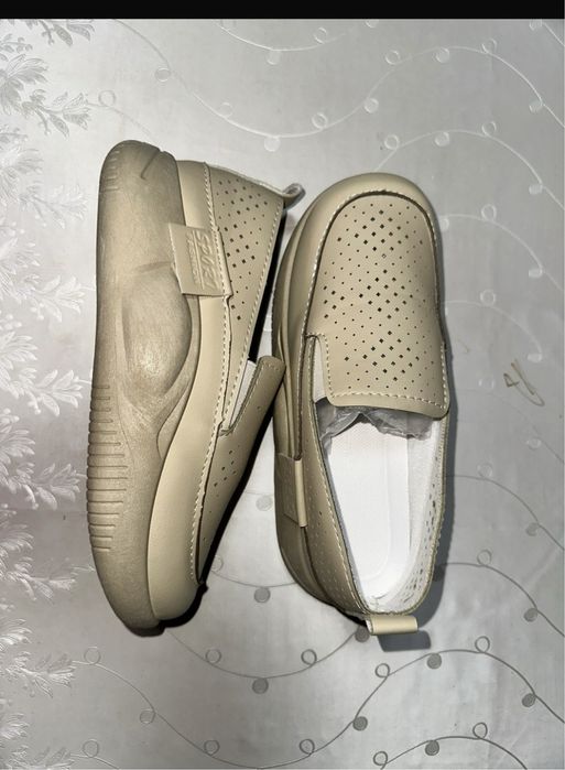 Легкие кроссовки на лето