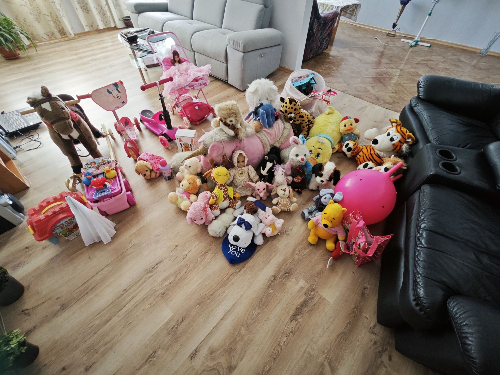 Продавам играчки