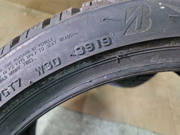 2 Bridgestone R18 225/40
нови зимни гуми 
DOT3319
