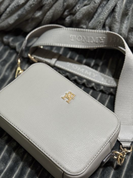 Дамска чанта през рамо