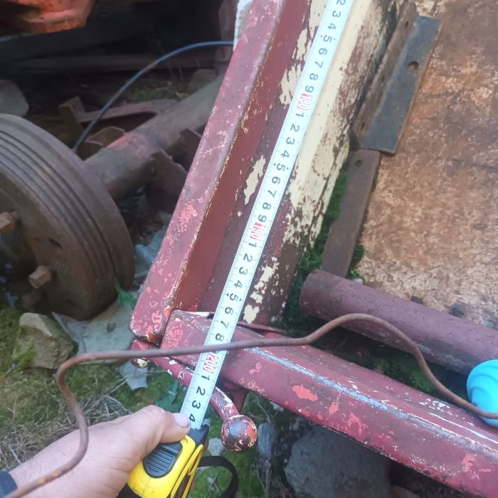 Vind benă pt o remorcuță și punți 4x4  motoagricolă 4x4 roție a 650R13