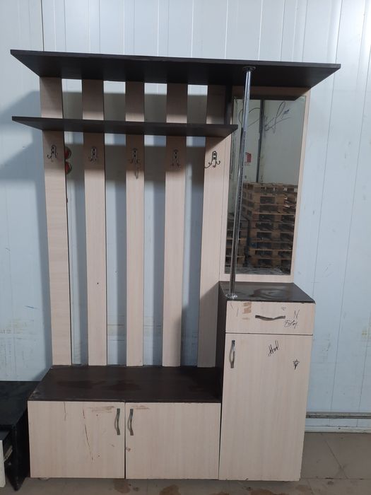 Шкаф сатылады саудасы бар