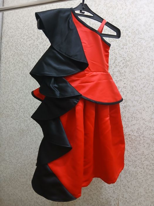 Шикарное нарядное платье