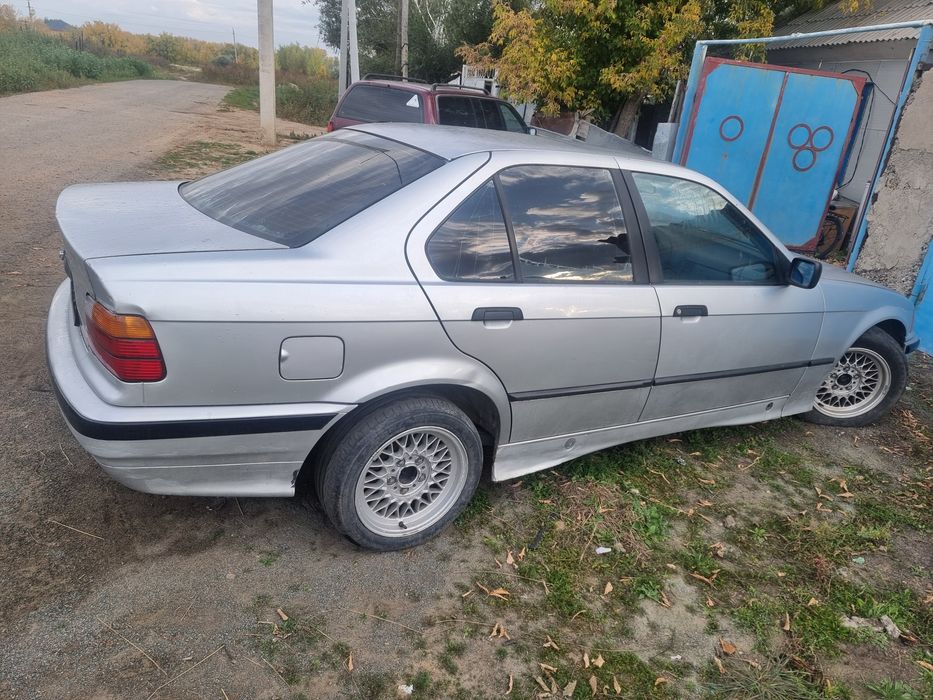 Продам БМВ 316 не находу.