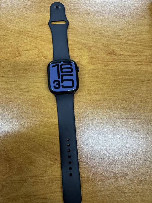 Apple watch 10 в отлично състояние
