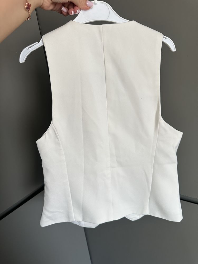 Бял топ елек с копчета офис XS-S Zara Dutti H&M