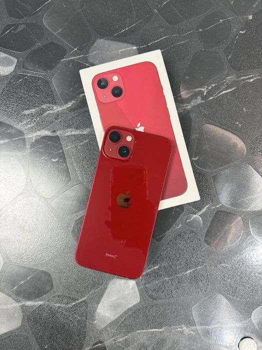 iPhone 13 в отличном состоянии
