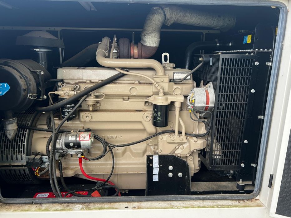 Vând generator John Deere