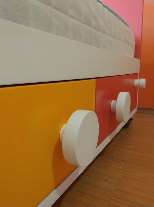 Детско легло с 3 чекмеджета, матрак и протектор