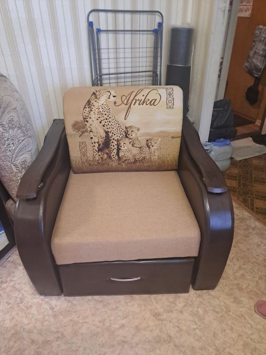 Продам кресло кровать 120.000 состояние нового