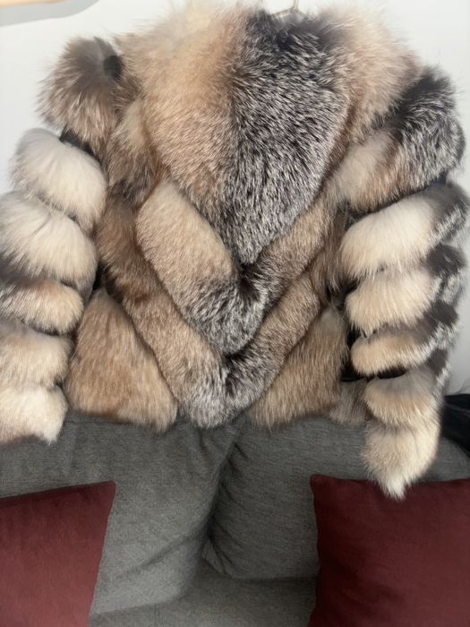 Vand blana naturala de vulpe XS noua 2 in 1