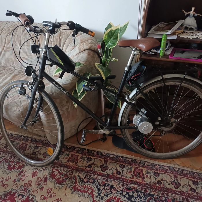 bicicletă electrică folosită ca nouă