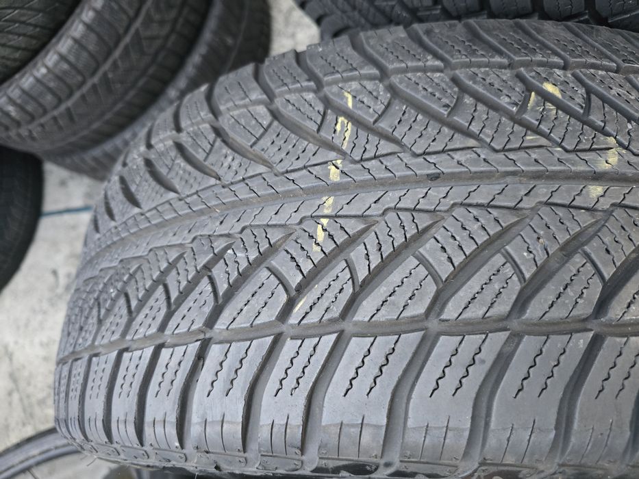 Anvelope iarna 245 45 19 runflat