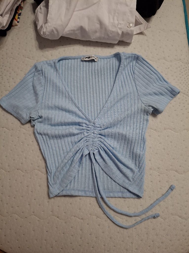 Crop tops - тениски и потници