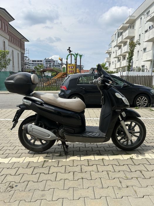 Piaggio Carnaby 125 scuter (nu pcx, honda, yamaha)