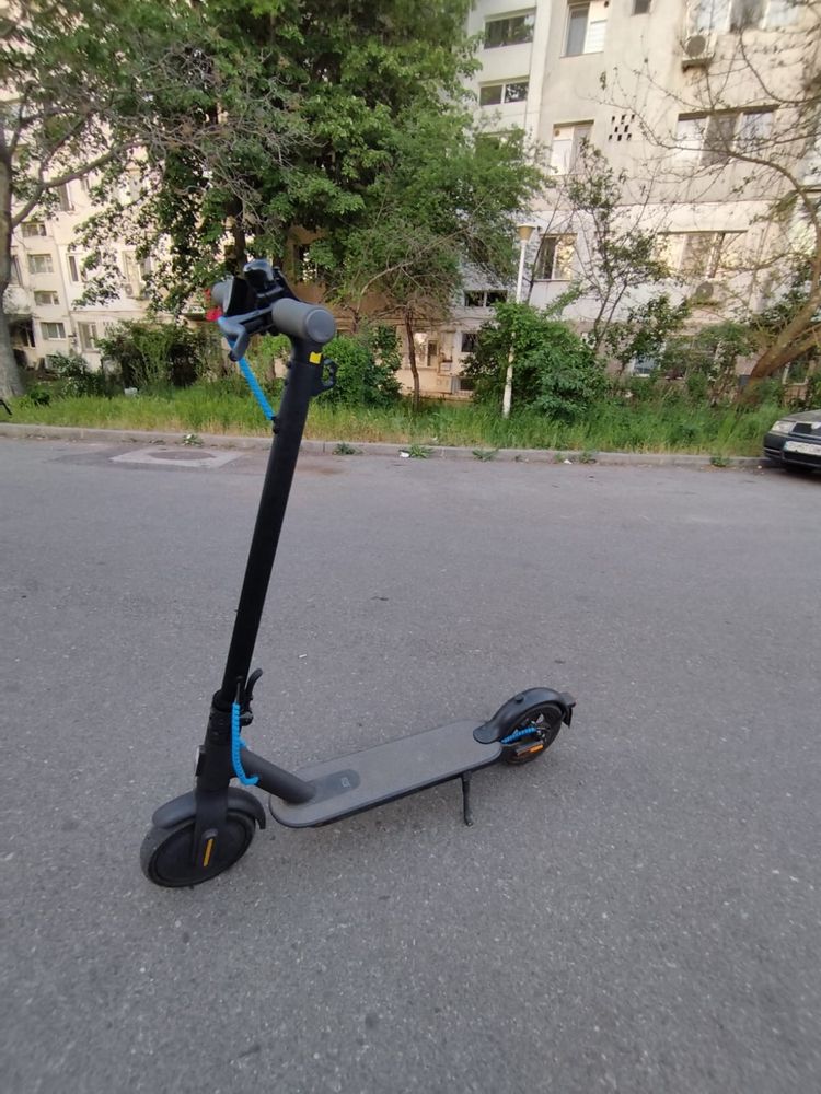 Vand trotineta xiaomi cu incarcator original