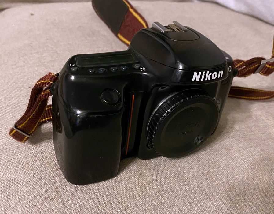 Aparat foto film SLR Nikon F50 film 35 mm - corp body colectie