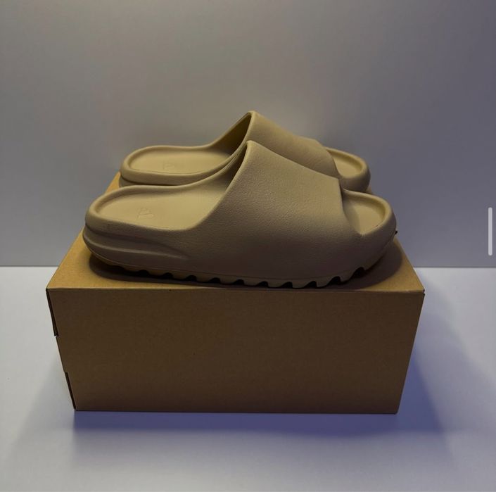 Yeezy slide bej