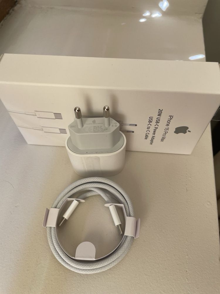 Оригинален комплект зарядно Apple Айфон (Iphone) 15-16 USB-C към USB-C