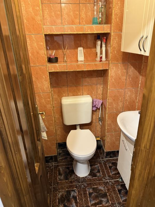 Inchiriez apartament cu 3 camere