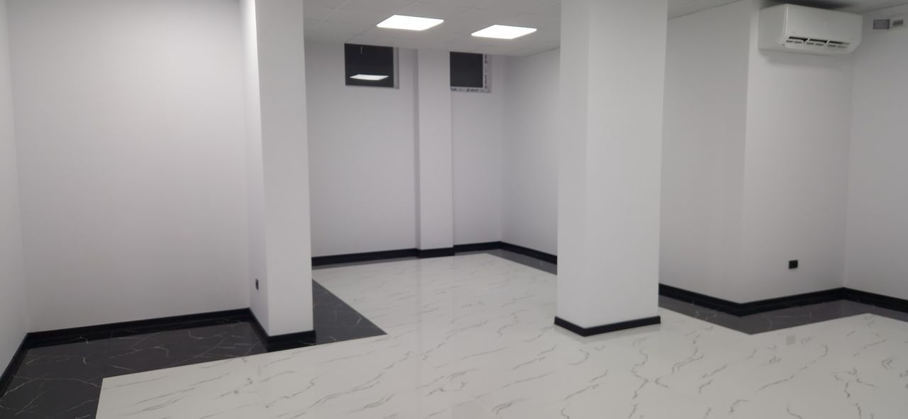 Дава се под наем Магазин в Разград, Център - 80 кв.м за 1020 € - Снимка #9