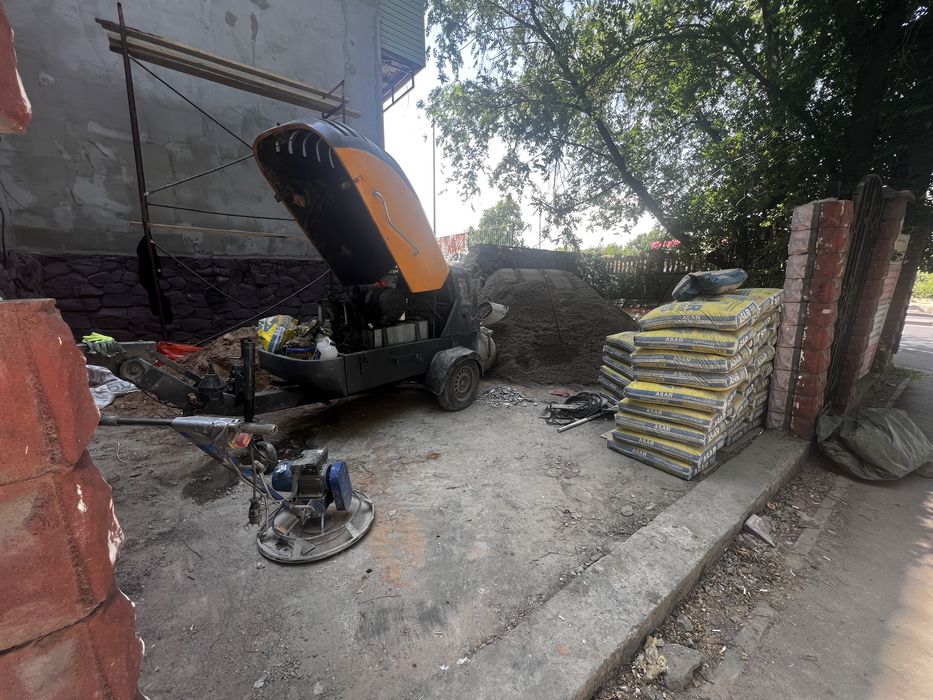 Стяжка пола, стяшка, полусухая механизированная стяжка