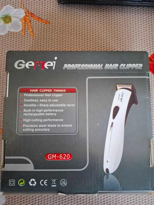 Masina de tuns Gemei
