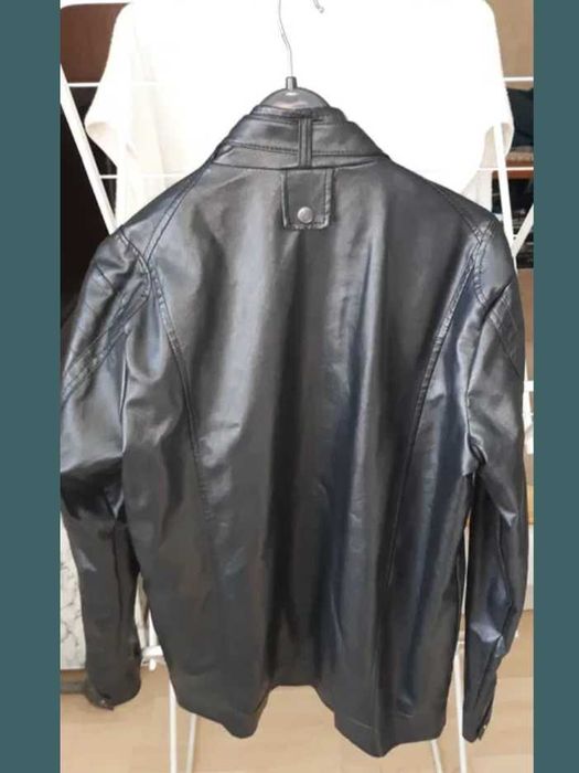 Ново кожено яке.