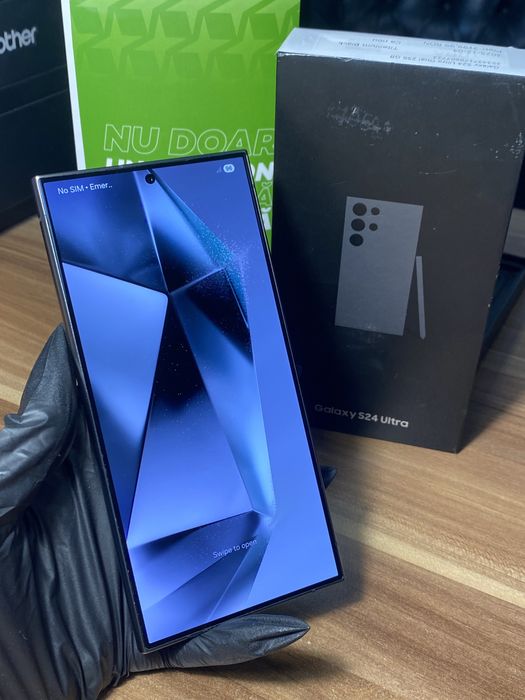 Samsung Galaxy s24 ultra • 256 GB • Titanium Black