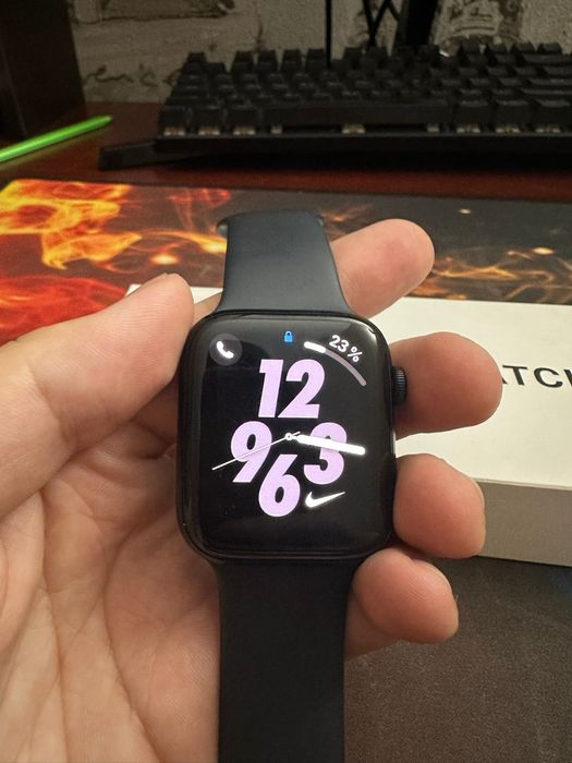 Продам apple watch se 2