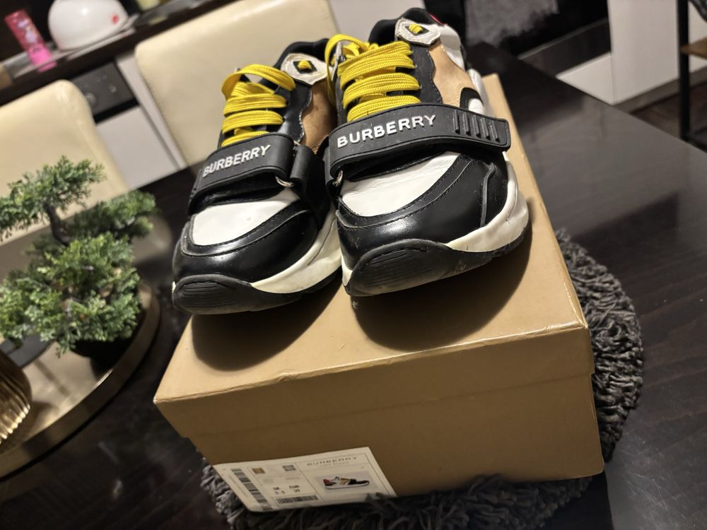 Burberry оригинални обувки