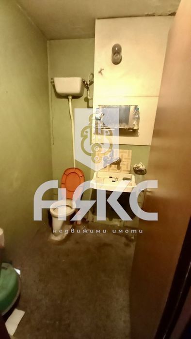 Двустаен апартамент в кв. Красна поляна 3