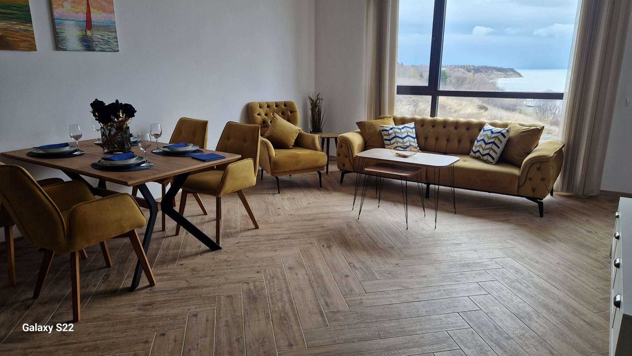 Продава се Тристаен апартамент в Бургас, Сарафово - 128 кв.м за 10 €/кв.м - Снимка #5