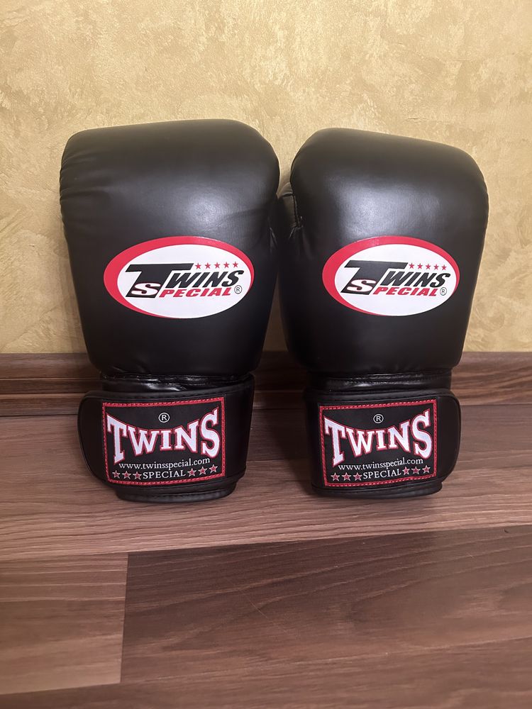 Mănuși Box/Muay Thai Twins diferite culori